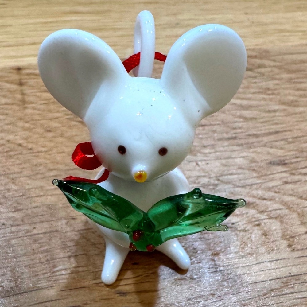 Vintage White Milk Blown Glass Mouse Figurine Christmas Holly Ornament Miniature